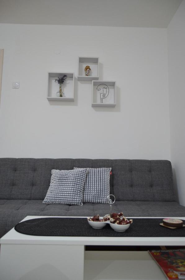 Mikmari Apartman Subotica Exterior foto